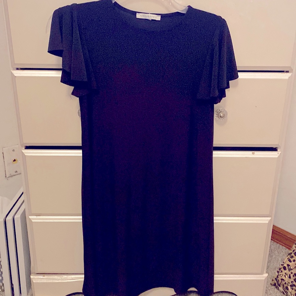 black loose fitting dress,never worn before,size XS, with sleeve detail